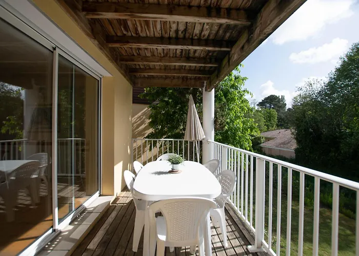 N 24 Pour 4 A 6 Personnes Plages A Pied *